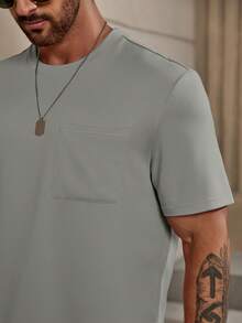 Manfinity Homme Men Solid Pocket Patched Tee - Grey - View 3