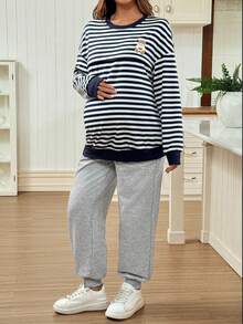 SHEIN 2 st. gravidset med tecknad björn och randig nedsänkt axel och justerbara byxor i midjan. - Marinblå - Visa 5