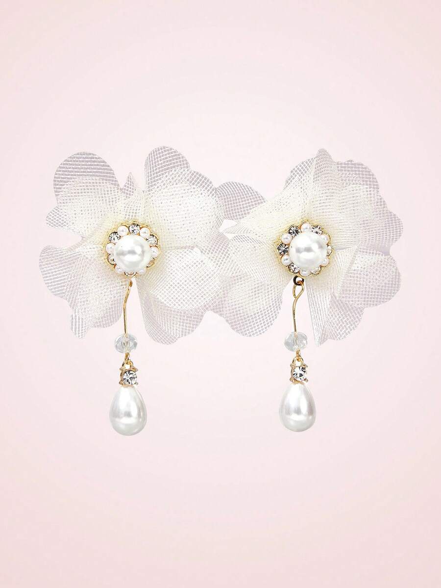 SHEIN MOD 优雅浪漫的欧根纱白色花朵配水钻和珍珠耳钉 - 白色 - 查看 1