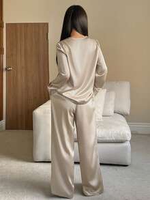DAZY Set Piyama Wanita Motif Satin Dekoratif, Pakaian Musim Dingin - Khaki - View 2