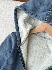 SHEIN Tween Jungen Mode Lässig Y2k Vintage Cool Straße Rückkehr zur Schule College Basic Label Einfach und Bequem Blau Denim Fleece Kapuzen Langarm Jacke für Kinderbekleidung Tween Jungen Kostüm Alltagskleidung und Kinder Sommer und Herbst Rave Outfits Festival und Strand Outfits Streetwear Schulkleidung