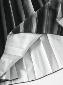 SHEIN 2 件套年轻女孩深色条纹西装外套和松紧腰百褶裙套装，星期三亚当斯风格，秋季休闲装