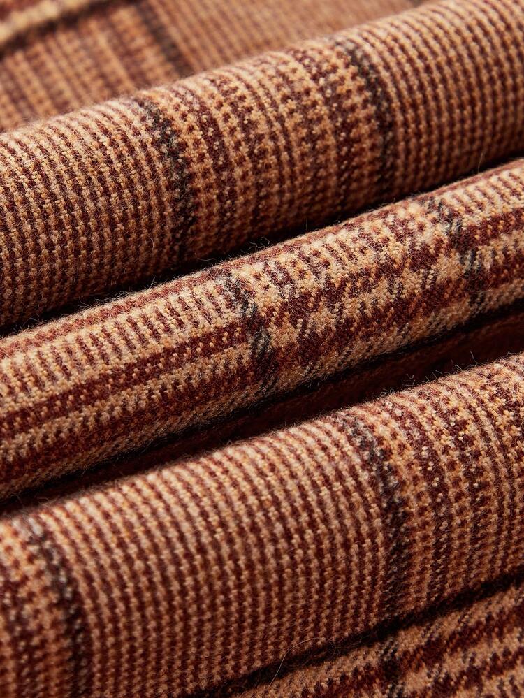 Abrigo con estampado de cuadros de estilo vintage para otoño e invierno con cuello de cordón en contraste y detalles de botones