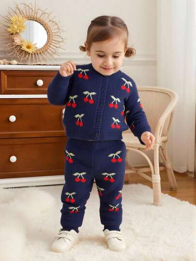 SHEIN 2 Stücke Baby Mädchen Lässig Süß Rosa Kirsche Muster Gestrickte Strickjacke + Gestrickte Hose Set, Weich & Bequem, Geeignet für Alltag, Ausflüge, Reisen, Urlaub, Zuhause, Kinderzimmer und Baby Mädchen Spiel