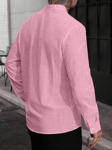 Manfinity Homme 男士純色極簡休閒長袖襯衫，純棉男士襯衫，長袖正式襯衫 - 粉色 - 查看 2