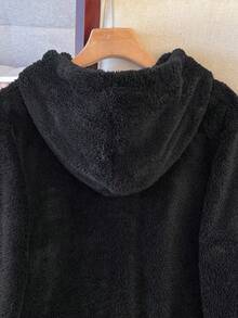 Manfinity Joysei 加大码男士刺绣泰迪熊徽章抓绒连帽衫，适合秋冬季节穿着，可作为朋友礼物，简约日常单品 - 黑色 - 查看 5