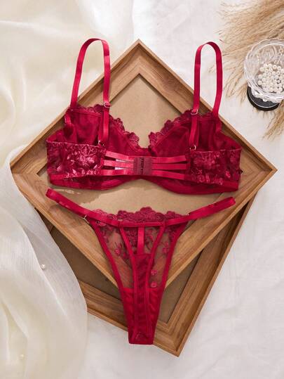 Mesh Geborduurde Lingerie Set Rood Kanten String BH Slipje Bordeaux view 2