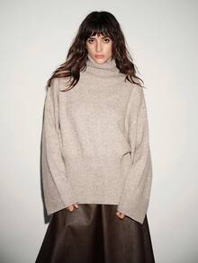 Lumivelle 2025 女装秋冬新款时尚宽松休闲高领露背设计针织毛衣，6% 羊毛