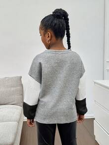 SHEIN 少女寬鬆休閒極簡舒適拼色圓領套頭運動衫 秋冬女童服飾 - 黑色 - 查看 4