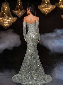 Glamrae 优雅的灰蓝色奢华重工3D亮片露肩透视长袖礼服，领口饰有不对称手工3D花朵，鱼尾拖尾。适合婚礼、毕业典礼、返校节等各种场合，可作为重工晚礼服。奢华晚礼服。优雅的秋冬连衣裙。万圣节和圣诞节服装。摄影。所有正式场合的礼服。 - 灰藍色 - 查看 3