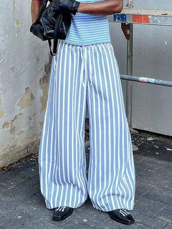 Street Life Pantalon décontracté rayé pour hommes, style de rue jeune, article polyvalent convenant aux tenues de rue, aux sorties décontractées, aux week-ends, aux festivals de musique, aux fêtes et autres occasions sociales jeunes. Un article polyvalent indispensable dans la garde-robe des hommes, un excellent cadeau pour les petits amis ou les maris