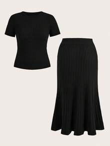 Modelyn 大码纯色圆领短袖上衣和裙子套装 - 黑色 - 查看 2