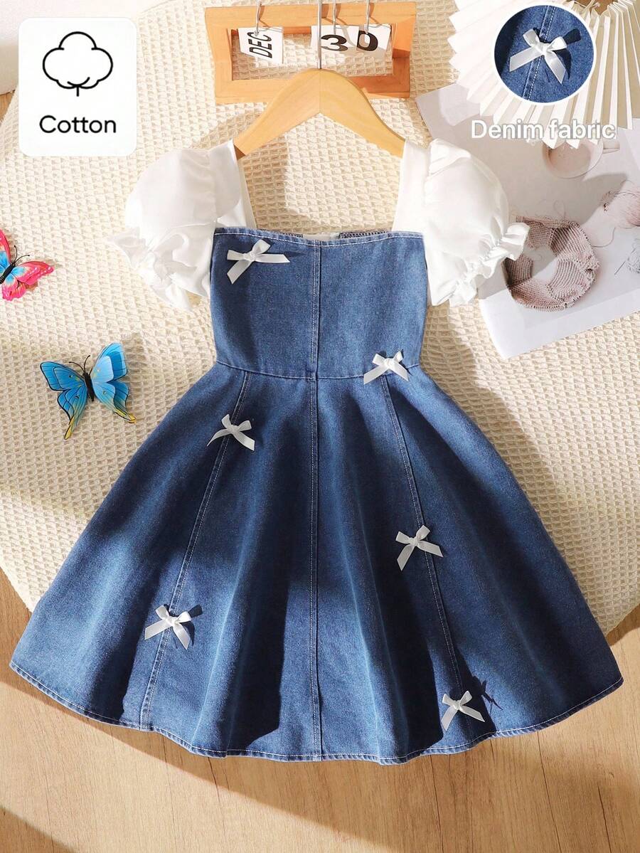 SHEIN Playful Pals 女童夏季韩版3D蝴蝶结牛仔连衣裙,适合女童休闲日常穿着和校服 - 淺色水洗藍 - 查看 1