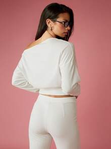MISSGUIDED Off Shoulder Long Sleeve Cropped Sweatshirt For Casual Winter Loungewear - Cream - View 2