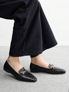 CUCCOO BIZCHIC 女式方头平底黑色金属扣一脚蹬乐福鞋，轻便舒适，适合通勤 - 黑色 - 查看 9