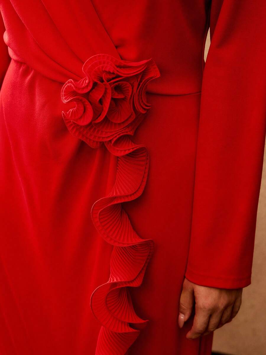 MOTF PREMIUM 加大裹身式 3D 花卉荷叶边长袖连衣裙，秋冬派对 - 紅色 - 查看 2