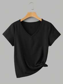 INAWLY 两件装女士V领短袖T恤，经典百搭休闲上衣，简约时尚，适合日常穿着、户外聚会、学生/教师、购物等场合。 - 黑與白 - 查看 5