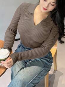 Dazy Plus pull col V en couleur unie, manches longues, ajusté et élastique, couleur bordeaux