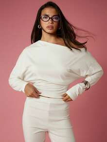 MISSGUIDED Off Shoulder Long Sleeve Cropped Sweatshirt For Casual Winter Loungewear - Cream - View 3
