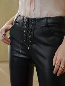 MOTF STUDIO PU 皮革系带低腰喇叭裤 - 黑色 - 查看 2