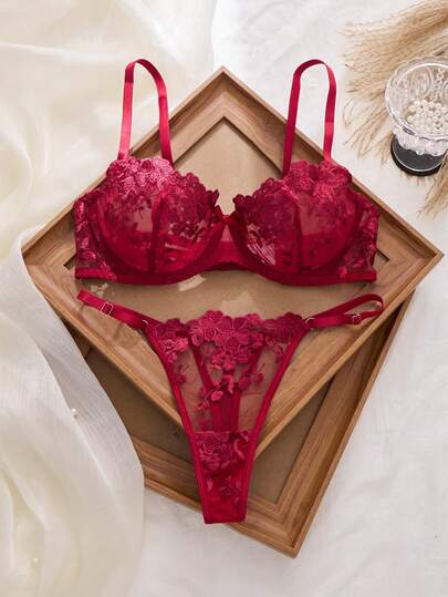 Mesh Geborduurde Lingerie Set Rood Kanten String BH Slipje Bordeaux