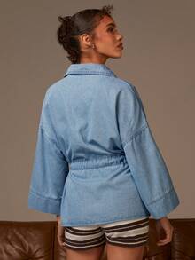 Athîral 女士休闲街头风纽扣衬衫，双口袋设计，腰部抽绳。适合日常穿着，尤其适合外出。秋季女装，七分袖，牛仔衬衫。 - 藍色 - 查看 3