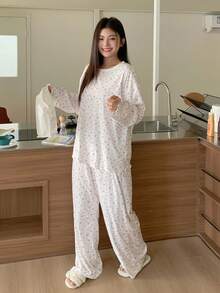 Dazy Plus Plus Size Women Ditsy Floral Print Loose Pajama Set, Comfortable Home Wear For Spring & Autumn, Winter Clothes - White - View 7