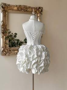 Lovelzi Elegancka, pełna wdzięku, romantyczna, szlachetna biała satynowa sukienka z dekoltem w serduszko i bufiastym dołem, idealna na wieczór panieński, wesele, ukończenie szkoły, wakacje, wieczór panieński