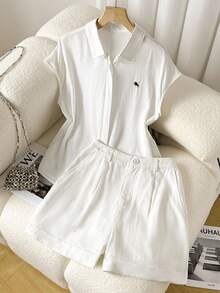 SHEIN Bộ 2 món/Bộ áo sơ mi ngắn tay in họa tiết hiệp sĩ thường ngày cho nữ và quần short, trang phục công sở mùa hè, đi biển - trắng - Xem 6