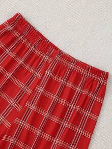 Conjunto de ropa de estar en casa informal para hombres con parte superior de manga corta con estampado de oso y letras, combinada con pantalones clásicos a cuadros rojos - Rojo - Ver 7