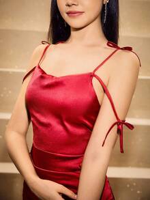 Vestido de satén con hombros descubiertos, decoración de moño en la cintura, dobladillo acampanado y abertura lateral, adecuado para bodas, bailes de graduación, cumpleaños, Halloween, Navidad - Burdeos - Ver 8