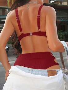 SHEIN Swim Letni damski zestaw bikini w jednolitym kolorze, w wakacyjnym stylu, zawierający biustonosz i wycięte figi do pływania