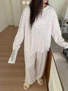 Dazy Plus Plus Size Women Ditsy Floral Print Loose Pajama Set, Comfortable Home Wear For Spring & Autumn, Winter Clothes - White - View 1