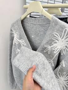 SHEIN Frenchy Women's Casual Floral Print Long Sleeve Button-Up Cardigan,Winter For Women,New Year Women's , Thanksgiving For Women; Knit Sweater, Women Sweater, Cottagecore ; - Grey - View 4