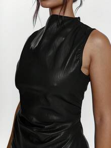 MUSERA 高领不对称下摆仿皮上衣，性感外出夜游可爱街头风，适合假日派对、情人节、春夏节庆等场合。 - 黑色 - 查看 2