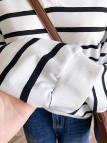 Sweetra Young Sudadera casual holgada de manga larga y hombros caídos a rayas para niña preadolescente, otoño - Blanco y Negro - Ver 5