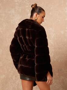 Lumalex حزام خصر كبير مزخرف بخطوط من فرو الأرنب الاصطناعي، معطف فرو اصطناعي مشدود الخصر للنساء