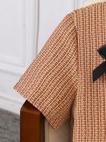 SHEIN 2件套青少年女孩休闲通勤短袖上衣和百褶迷你裙套装 - 紅木色 - 查看 4