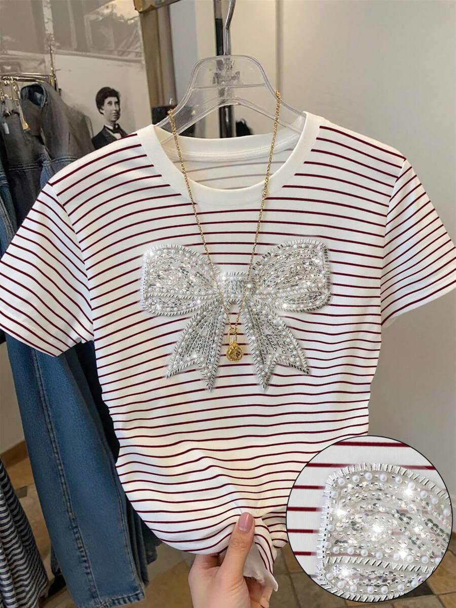 Resyla 红色条纹亮片蝴蝶结亮片刺绣腰部抽绳T恤，简约时尚，送给朋友的绝佳礼物 - 白色 - 查看 1