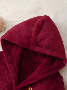 新生儿睡袍和婴儿鞋套装，字母图案设计，面料柔软舒适，适合儿童休闲穿着 - 紅色 - 查看 8