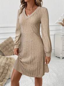 SHEIN Clasi 棕色拉绒V领长袖短款针织连衣裙，秋冬款 - 杏色 - 查看 6