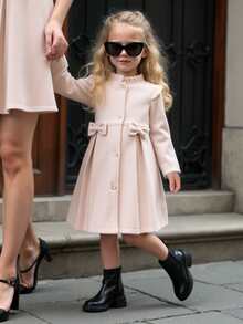Elladie kids 女童秋冬甜美公主风淡桃色荷叶边领蝴蝶结装饰中长款大衣，韩版甜美风毛呢大衣，适合日常上学、家庭休闲、节日聚会（如生日派对、拜年），实用又时尚