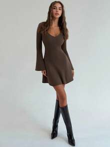 Aloruh 优雅复古风 V 领喇叭袖修身迷你针织 A 字形紧身连衣裙，百搭外出穿着 - 咖啡棕 - 查看 6