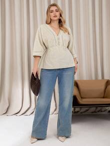 Auralis 大码女式V领七分袖荷叶边上衣，春秋季休闲通勤装/七分袖V领蕾丝拼接杏色可溯源棉质腰部伞裙下摆大码衬衫/休闲通勤优雅职场日常舒适上衣 - 杏色 - 查看 9