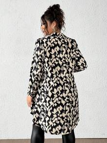 SHEIN Tall CURVE 大码优雅印花不对称下摆女式衬衫，秋冬 - 彩色 - 查看 2