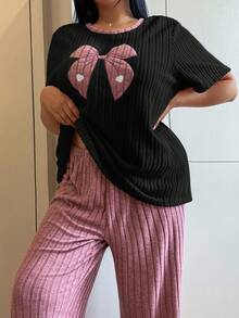 SHEIN Große Größen Damen gestrickter gerippter Schleife Stickerei Rundhals Kurzarm Hose Lässig Pyjama Set