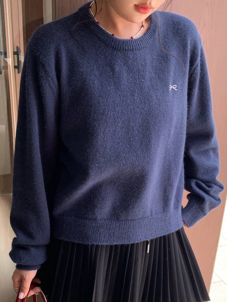 Dazy Plus Solid Color Round Neck Fitted Long Sleeve Sweater With Bow Decor, Cropped Pullover For Autumn/Winter
