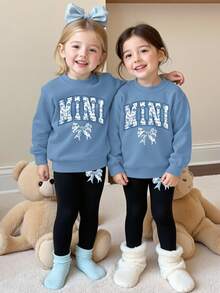 SHEIN 2 件套女童花卉蝴蝶结樱花图案圆领运动衫和运动裤套装，秋冬 - 彩色 - 查看 3