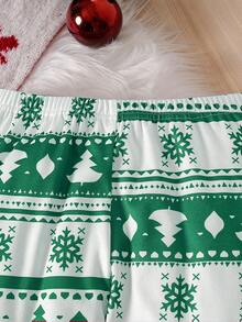 1 套圣诞快乐男孩睡衣，红色长袖上衣，装饰圣诞树图案，白色书法“圣诞快乐”文字，拼色裤子，分层圣诞树和雪花印花，弹力透气针织面料，可机洗，穿着舒适，易于护理，母子装（4 套单独出售） - 彩色 - 查看 7