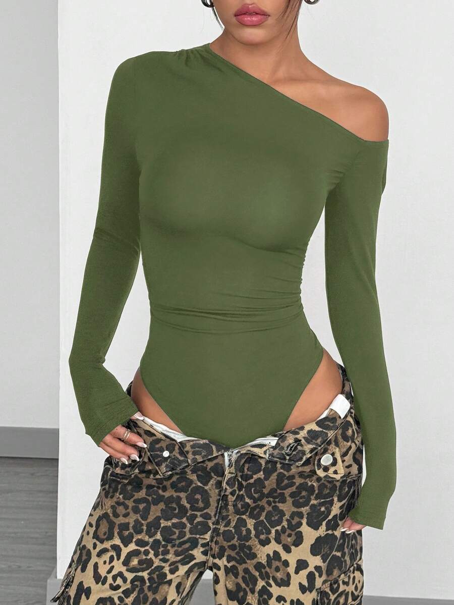SHEIN EZwear 女款休閒純色不對稱領長袖修身綠色連身衣 - 軍綠色 - 查看 1